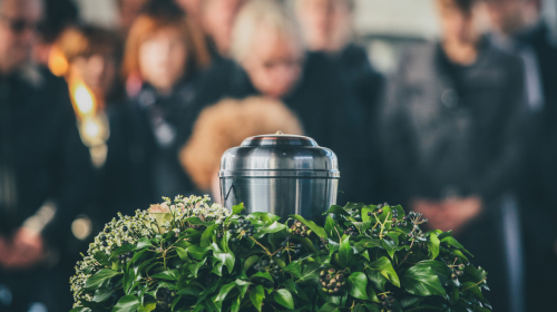  Grab oder Urne – Die Vor – und Nachteile